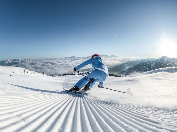 Skifahrer auf der Skipiste © Snow Space Salzburg | www.snow-space.com